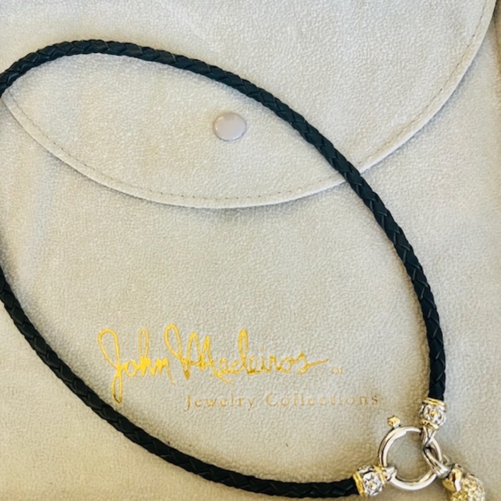 NEW Never worn John Medeiros Jewelry Spring Ring Black Leather Necklace w/ Heart